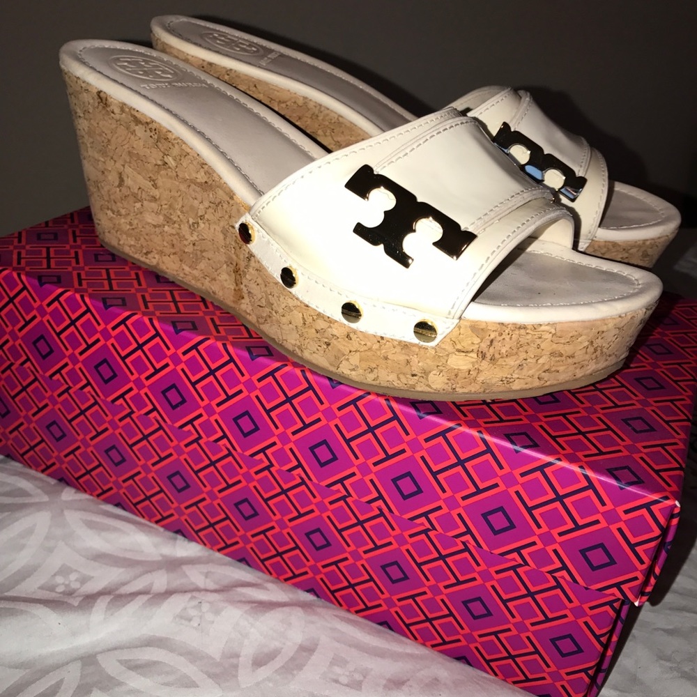 Tory Burch Slide Wedge - patten leather.